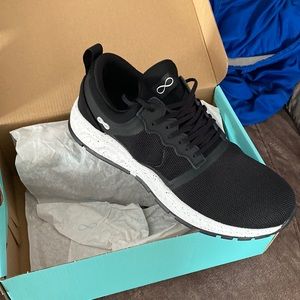 Brand new infinity by Cherokee shoes